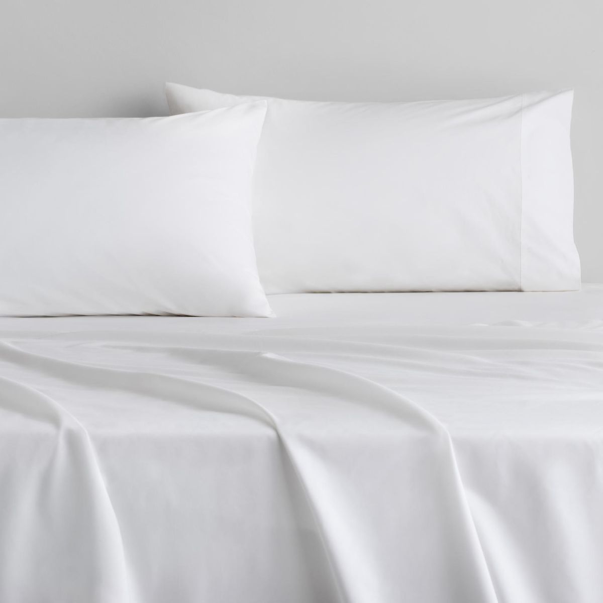 Byren White Percale Sheet Set by Sheridan