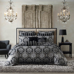 Chamonix Silver Quilt Cover Set by Davinci