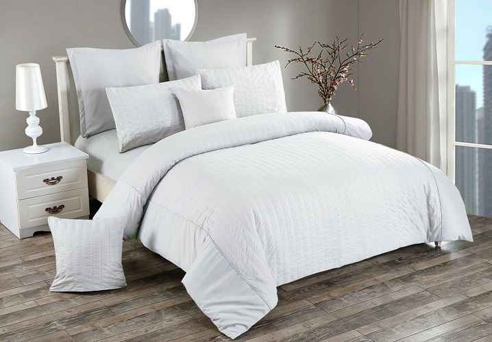 White Seersucker Quilt Cover Set by Fabric Fantastic