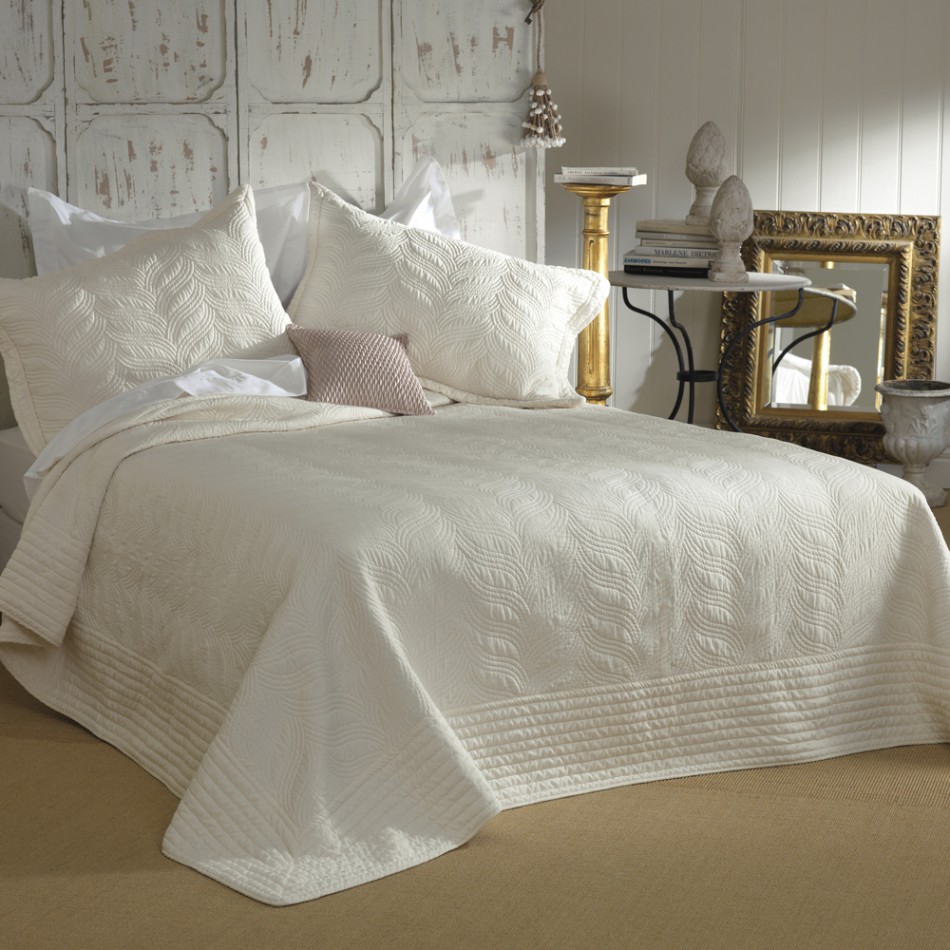 Prudence bedspread by Bianca sale deal